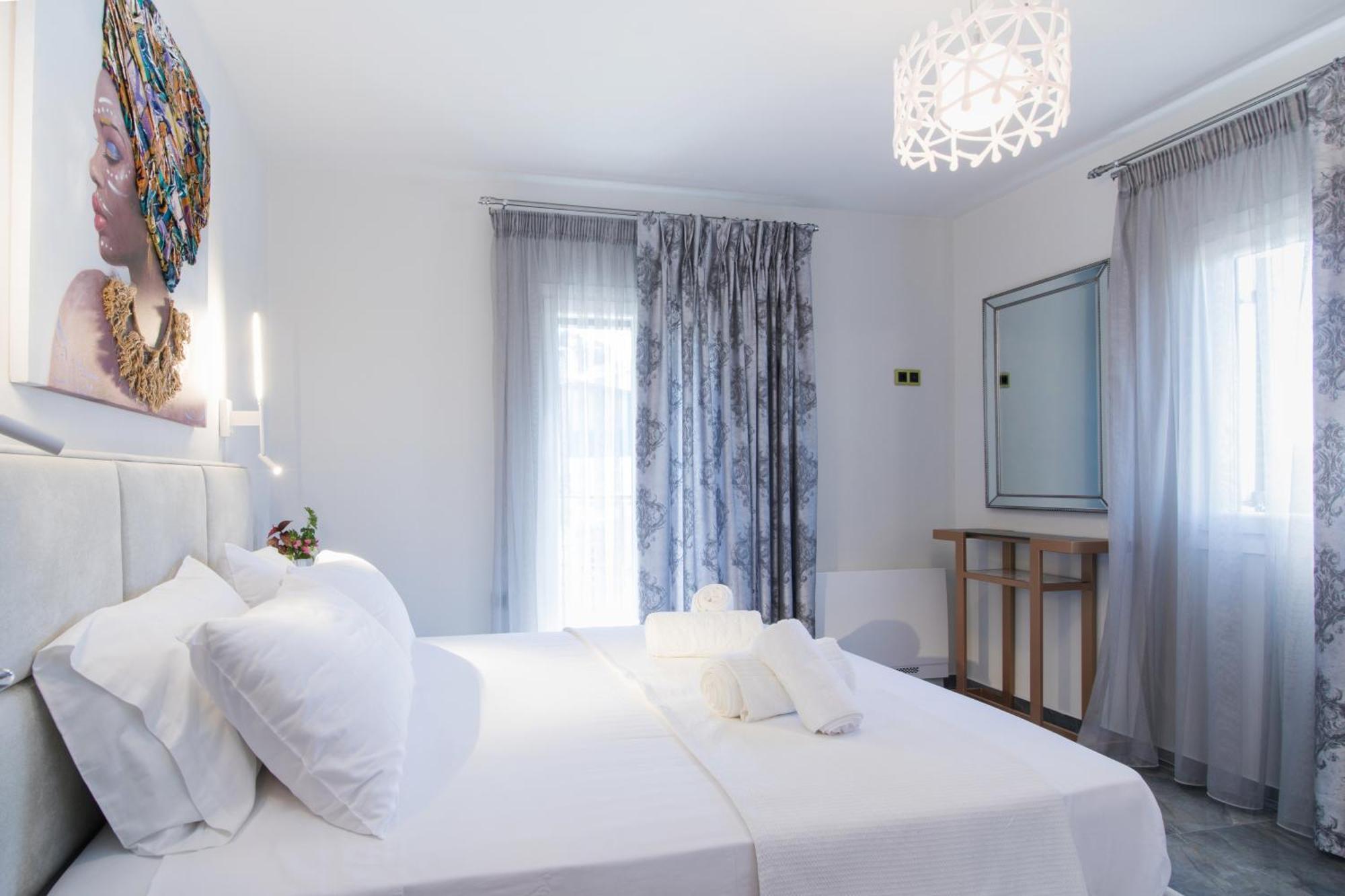 Ilianas R&f Luxury * Perama (Corfu)