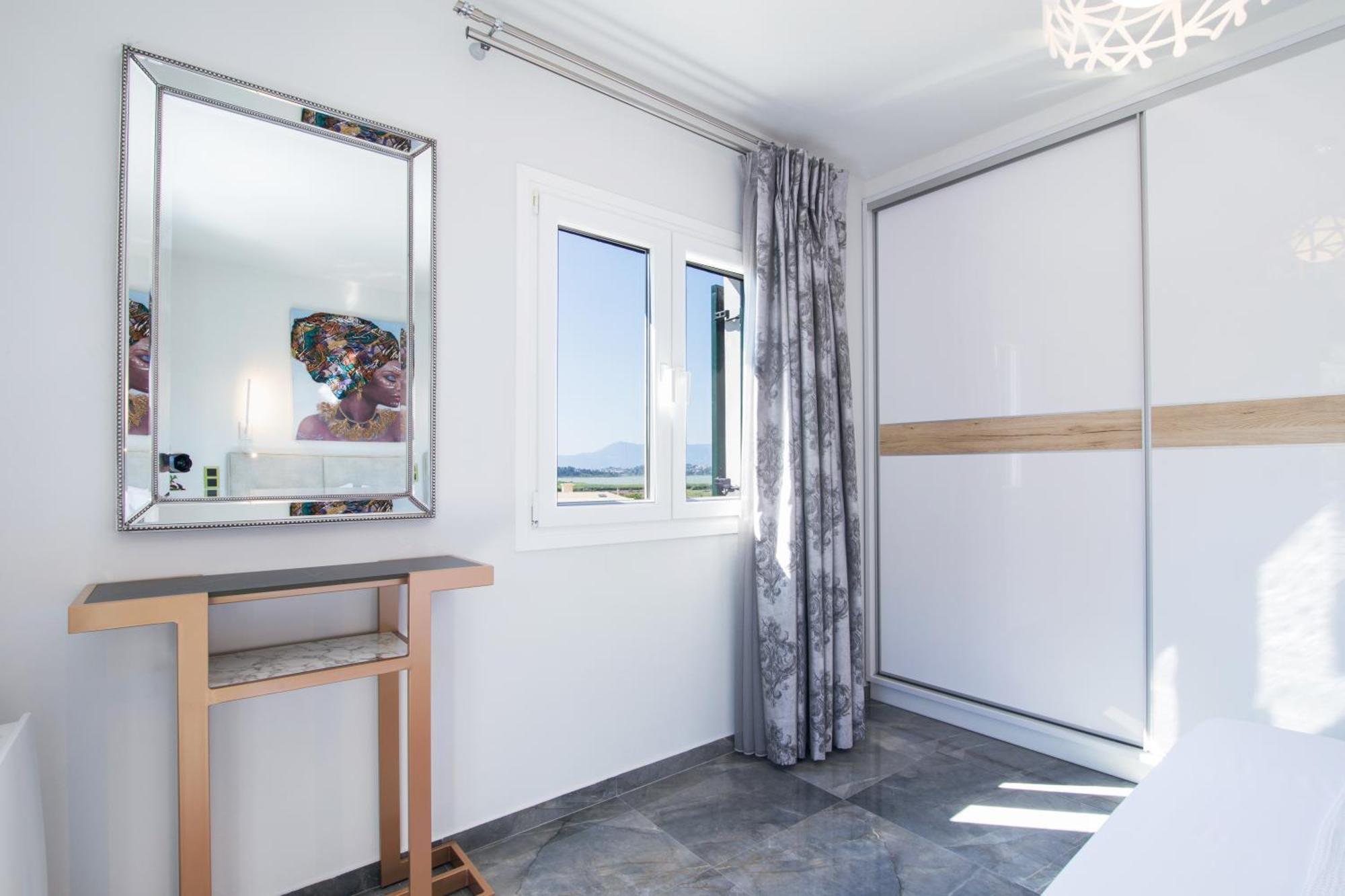 Ilianas R&f Luxury Perama (Corfu)