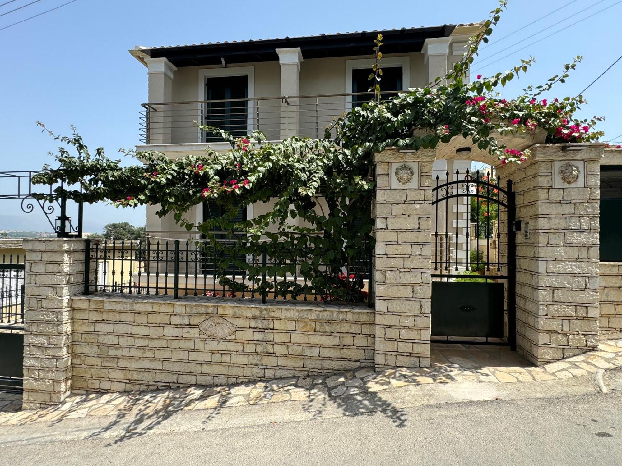 Ilianas R&f Luxury Apartment